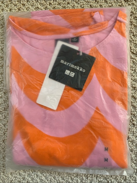 Marimekko Tops - NWT Marimekko x Uniqlo vibrant tee